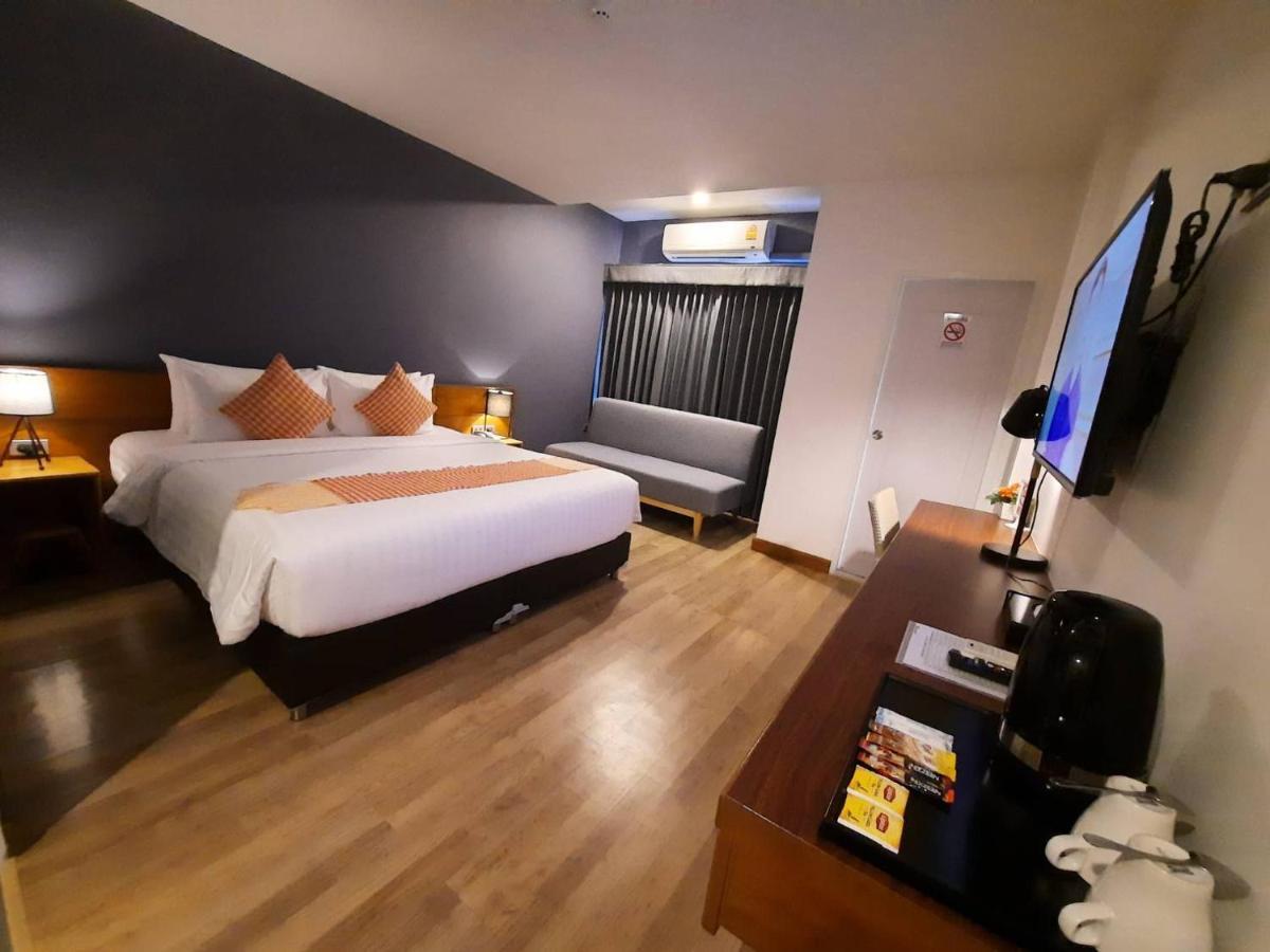 Comet Hotel Сурат-Тхані Екстер'єр фото