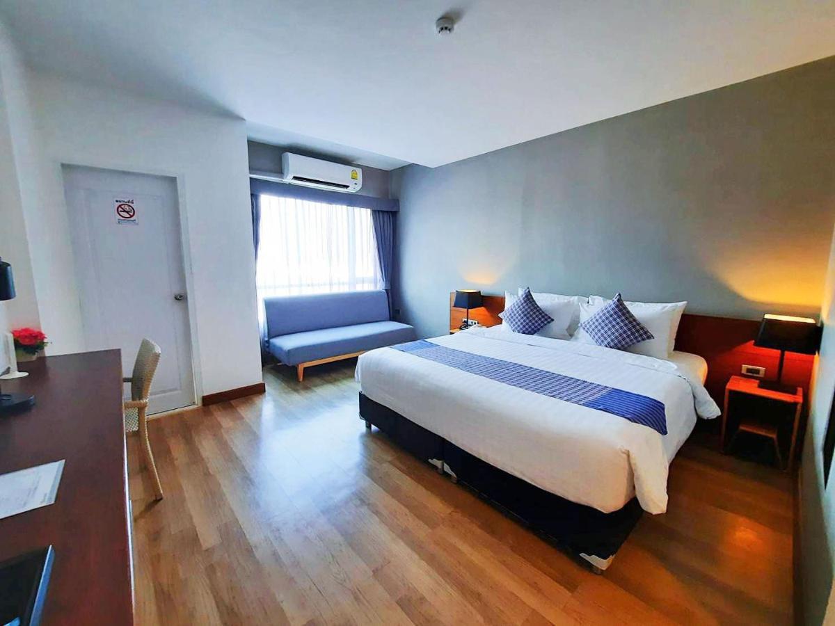 Comet Hotel Сурат-Тхані Екстер'єр фото